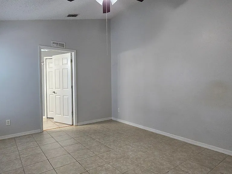3412 Palm Beach Dr — Photo 11