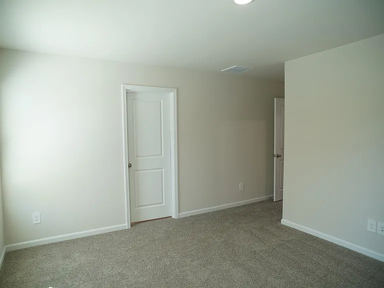 651 Rolling Fields Dr — Photo 9