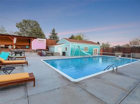9808 Rapp Ln