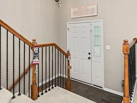 3rd image of 4709 Edgehill St