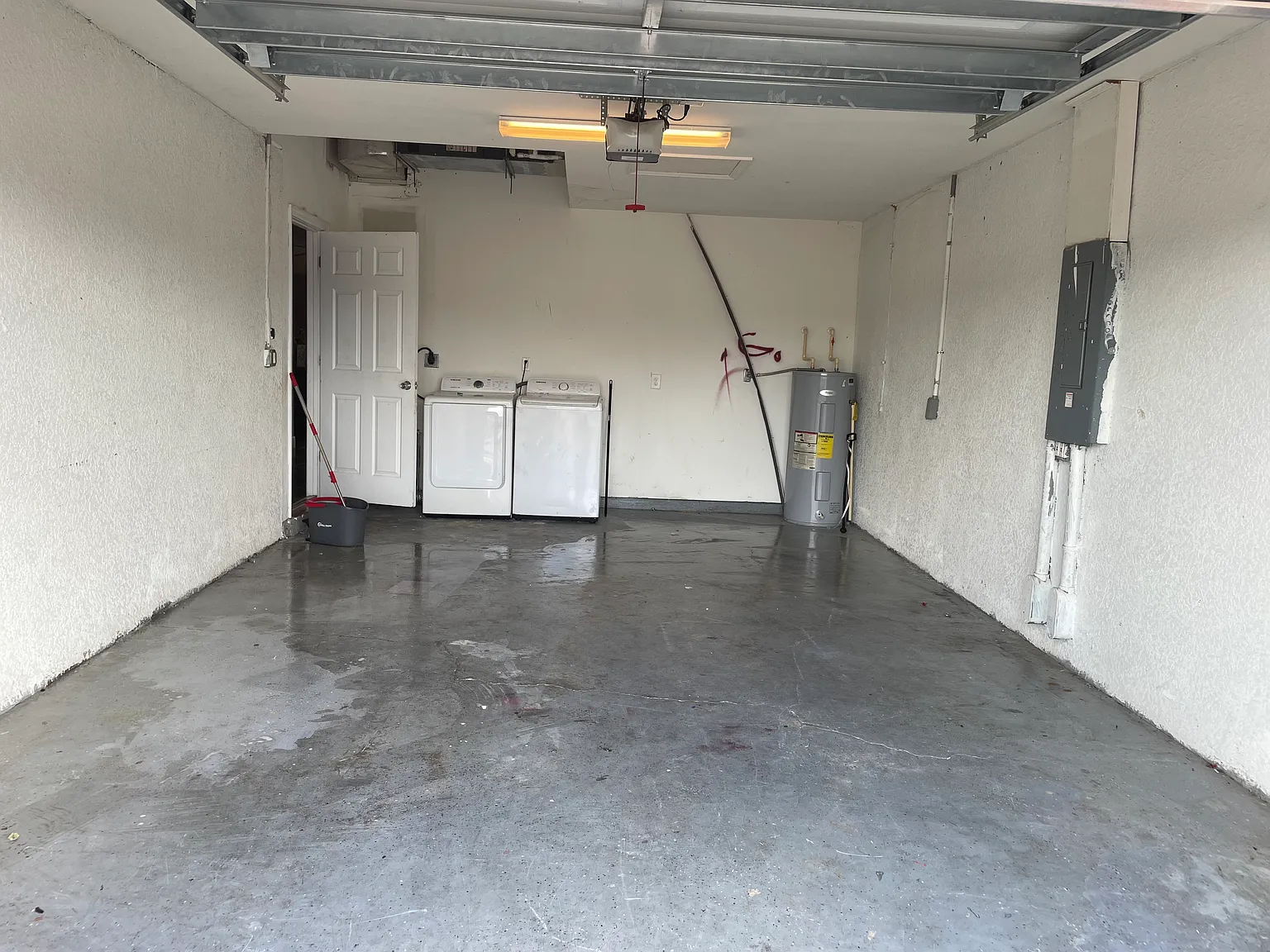 3 bed, 1200 sqft, $1,800 — Photo 3
