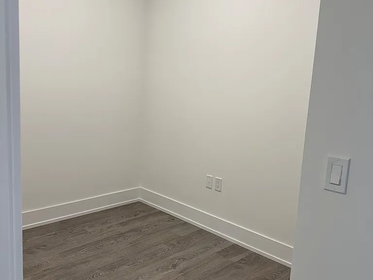 858 Dupont St #821 — Photo 6