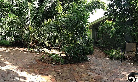 49 Riverview - back patio