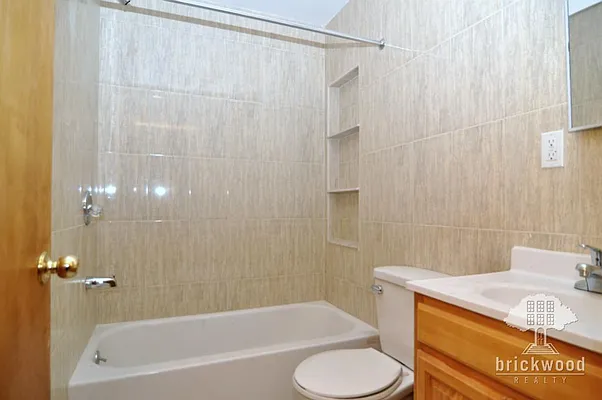 Rented by Brickwood Realty | media 7