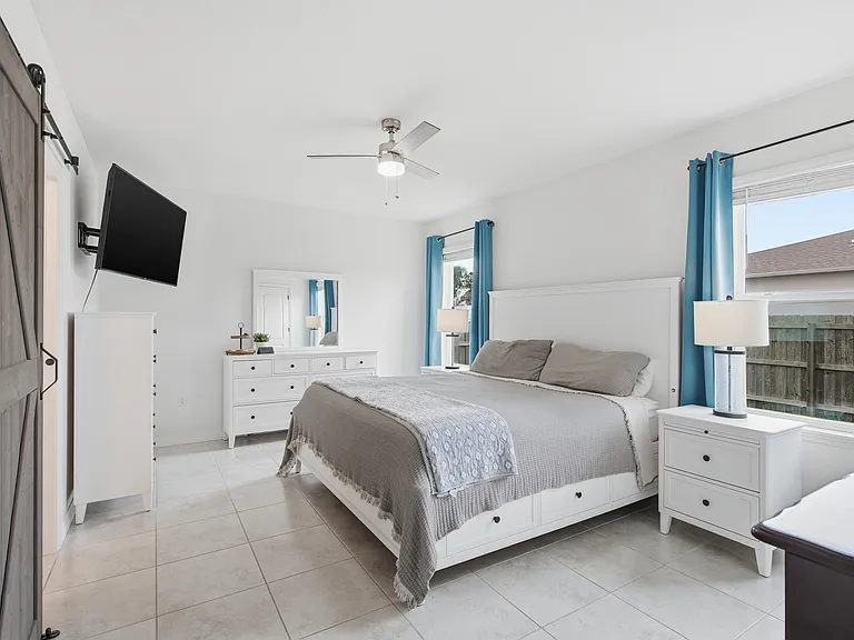 2220 SE Lucaya St — Photo 13