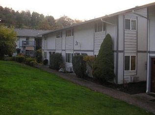 885 NE Sunset St APT 14, Roseburg, OR 97470