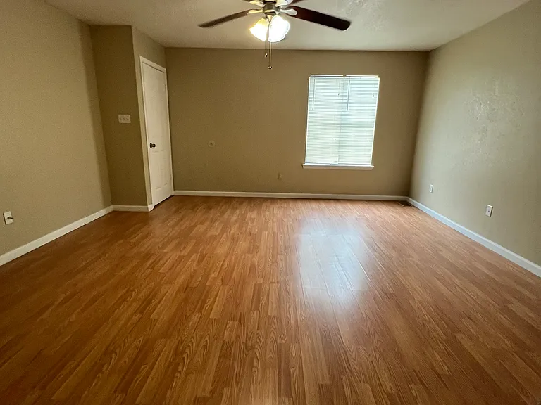 2366 Trafalgar Dr — Photo 14
