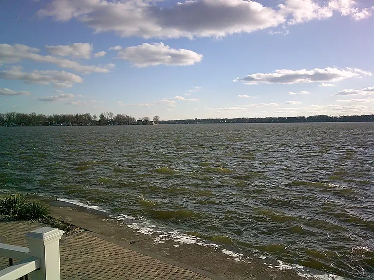 7405 Lake Shore Dr — Photo 11