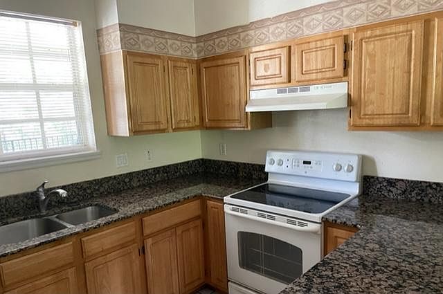 Kitchen with electric cooktop