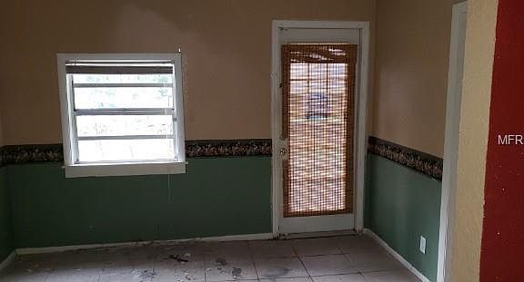 4th image of 1101 W Morse St