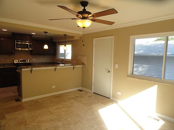 5th image of 18 Wintergreen Ct #18