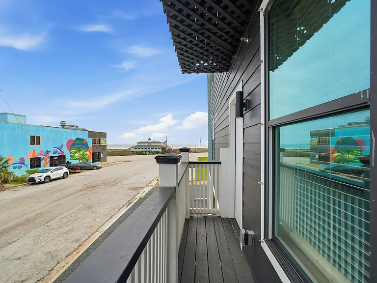 801 Avenue K #F — Photo 21