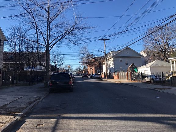 5th image of 1018 E 224th St