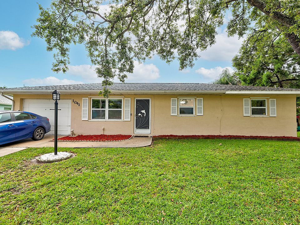 1st image of 1041 SE Airoso Boulevard