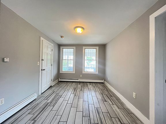 4th image of 97 Ege Ave #1