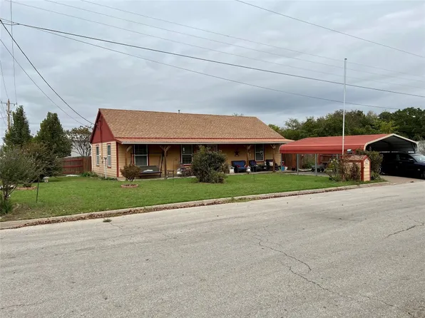 301 E Walnut St, Nocona, TX 76255