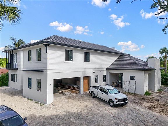 4th image of 2267 Windsor Road