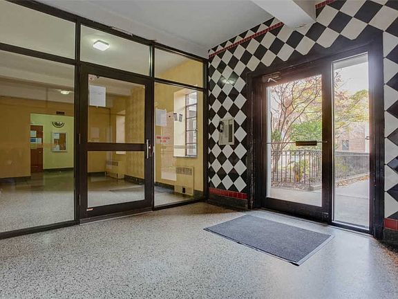 3rd image of 3925 51st St APT 3F