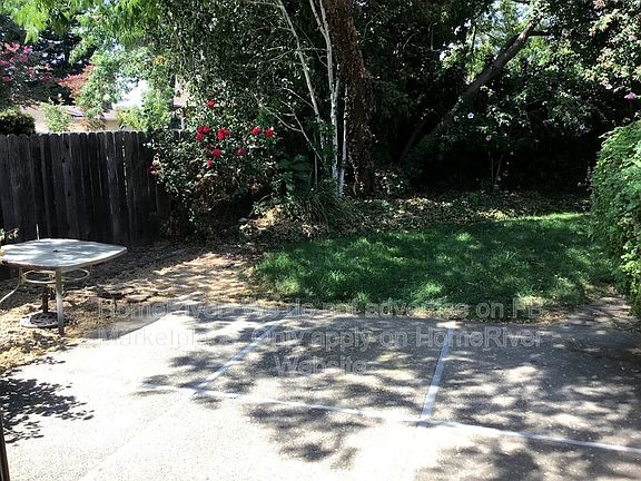 5th image of 52 Mossglen Cir