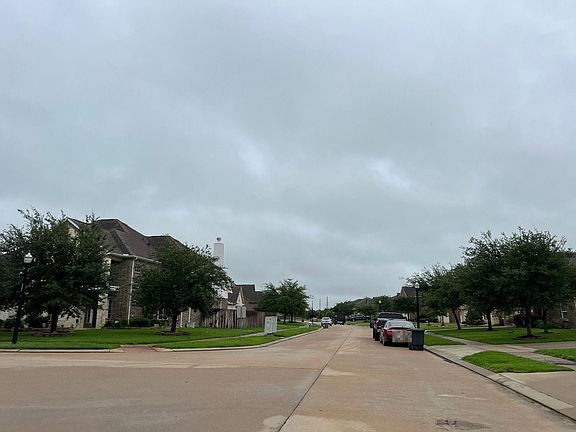 4th image of 31914 Cary Douglas Dr