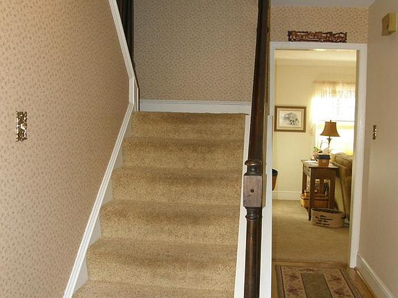 3rd image of 13451 Bonnie Ct