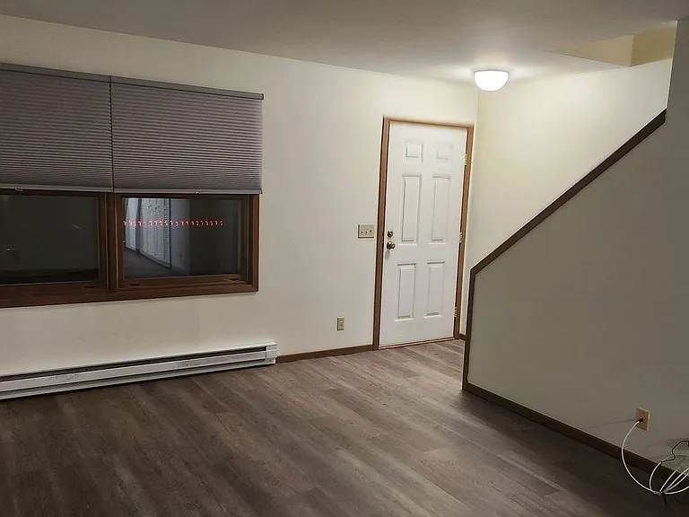 2502 Sessions St — Photo 10