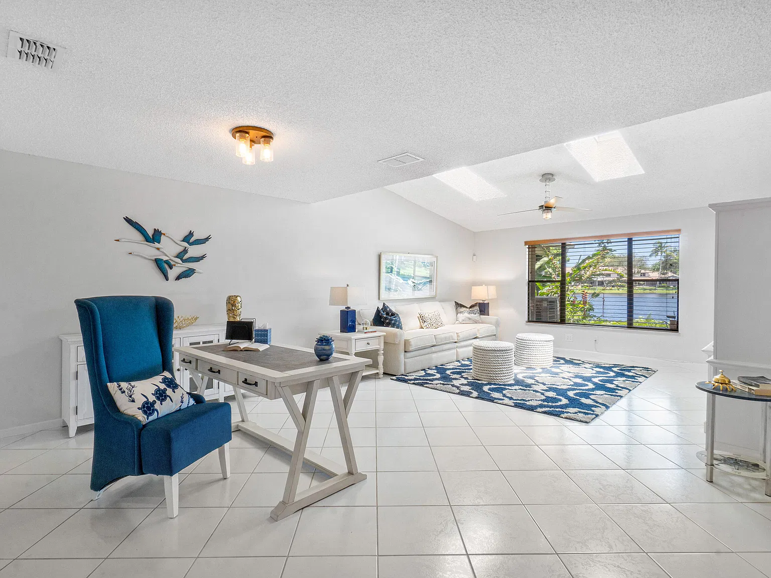 3 bed, 2.5 bath, 2290 sqft, $4,300 — Photo 3