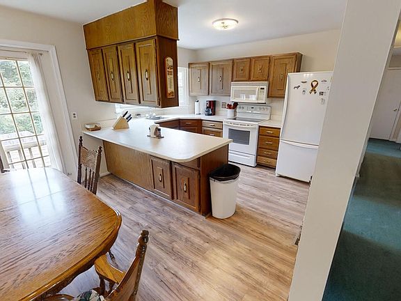 2nd image of 11003 Greenwood Ct