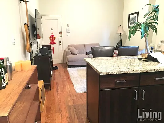 Rented by Living New York | media 12