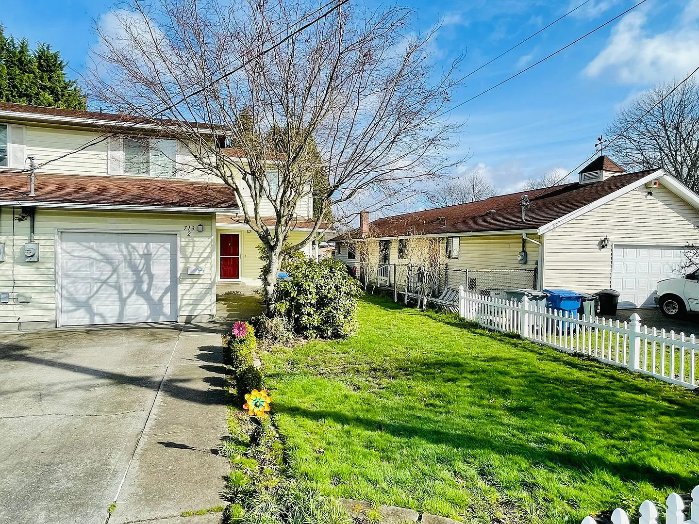 Beautiful Puyallup Duplex with Large Yard & Garden! — Photo 3