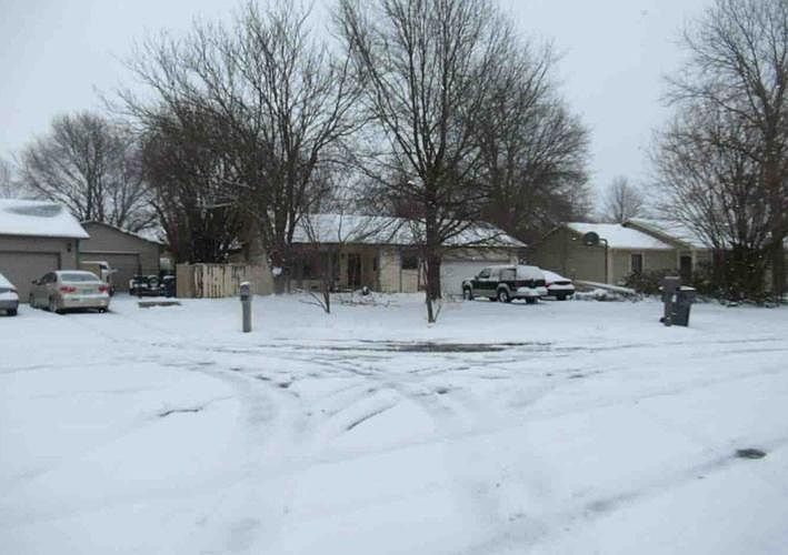 2nd image of 3931 S Eisenhower Ct