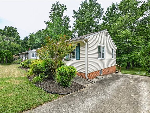 3rd image of 600 Crestwood Dr