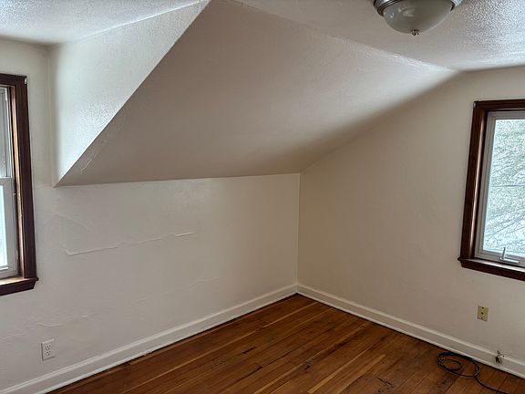 2nd image of 3650 Carlton St #3650