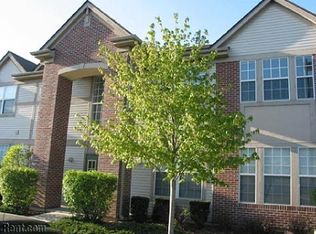 1644 Carlemont Dr APT C, Crystal Lake, IL 60014