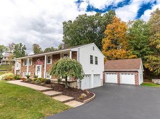 14 Tanglewood Ln, Poughkeepsie, NY 12603