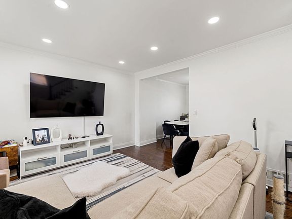4th image of 1514 N 22nd Ave