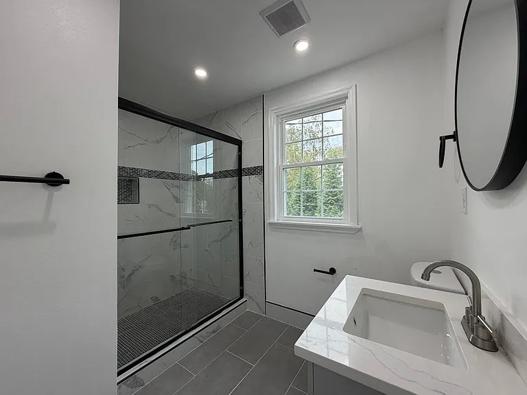 139 Lee Ave NE — Photo 10