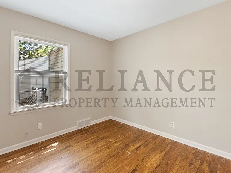 1122 S Quentin St — Photo 10