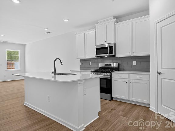 3rd image of 8140 McGarry Trl #200