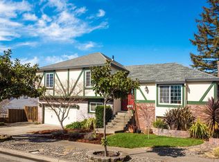 684 Rinaldo St, Santa Rosa, CA 95409