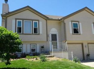 408 Fletcher Dr, Smithville, MO 64089