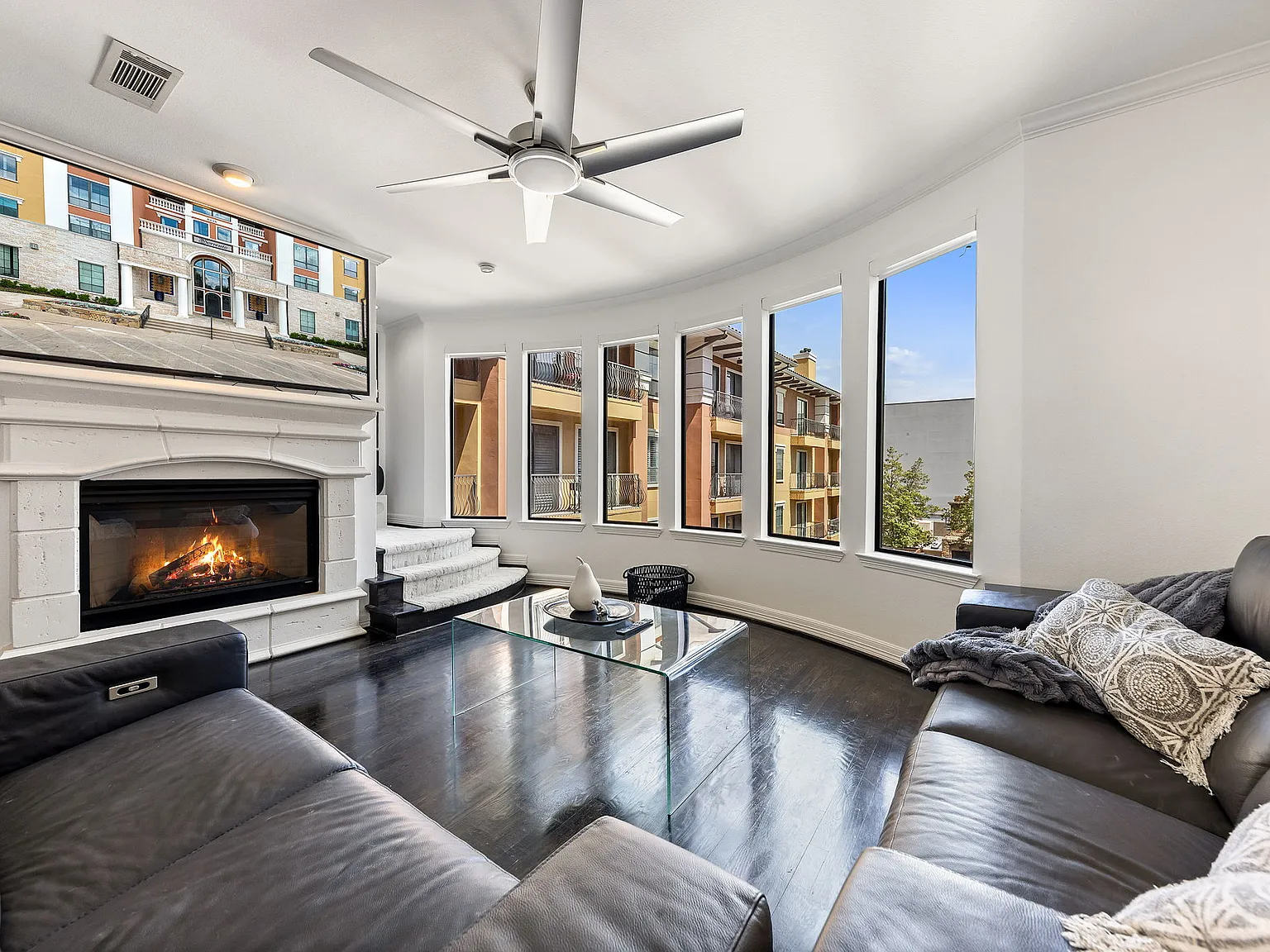 2 bed, 2.5 bath, 2044 sqft, $3,500 — Photo 2