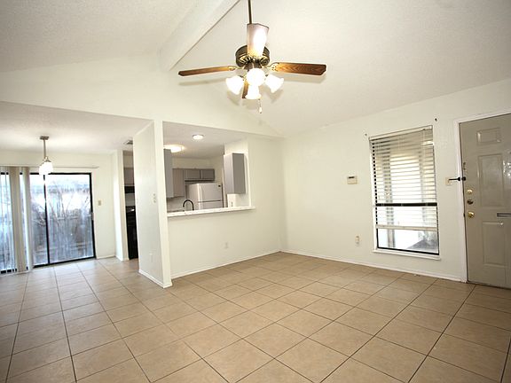 2nd image of 1421 Hermitage Dr