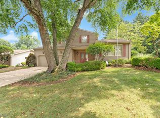 2976 Palmarie Dr, Poland, OH 44514