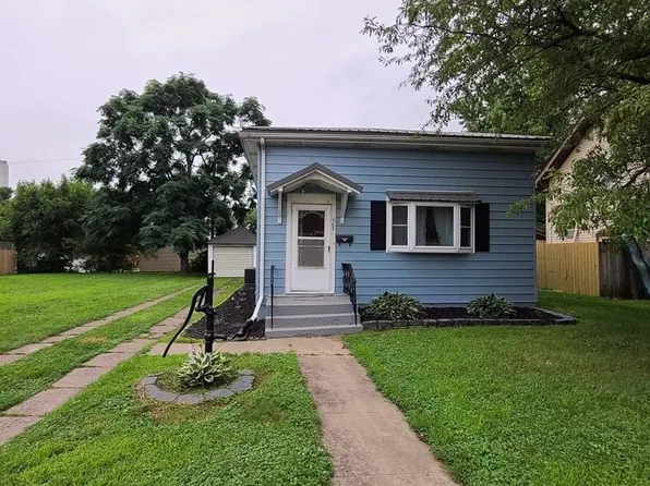 763 14th Ave S, Clinton, IA 52732