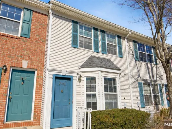 2106 Henry Ct, Mahwah, NJ 07430