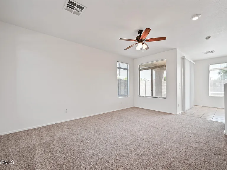 2513 E Flintlock Pl — Photo 2