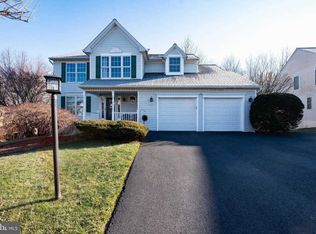 834 Caren Dr, Eldersburg, MD 21784