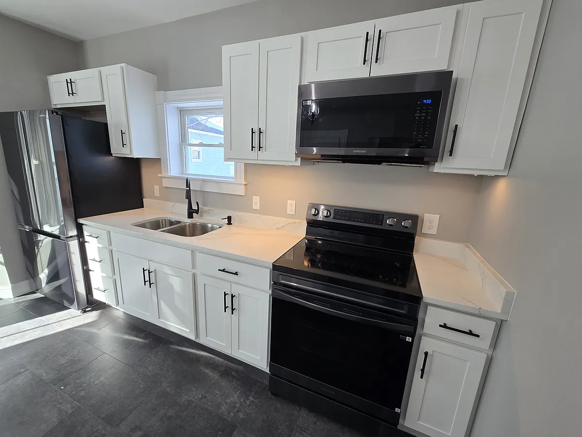 Building Photo - 24 School St #B