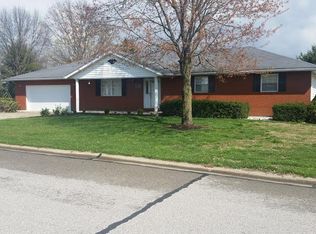 1118 Raymond Dr, Red Bud, IL 62278